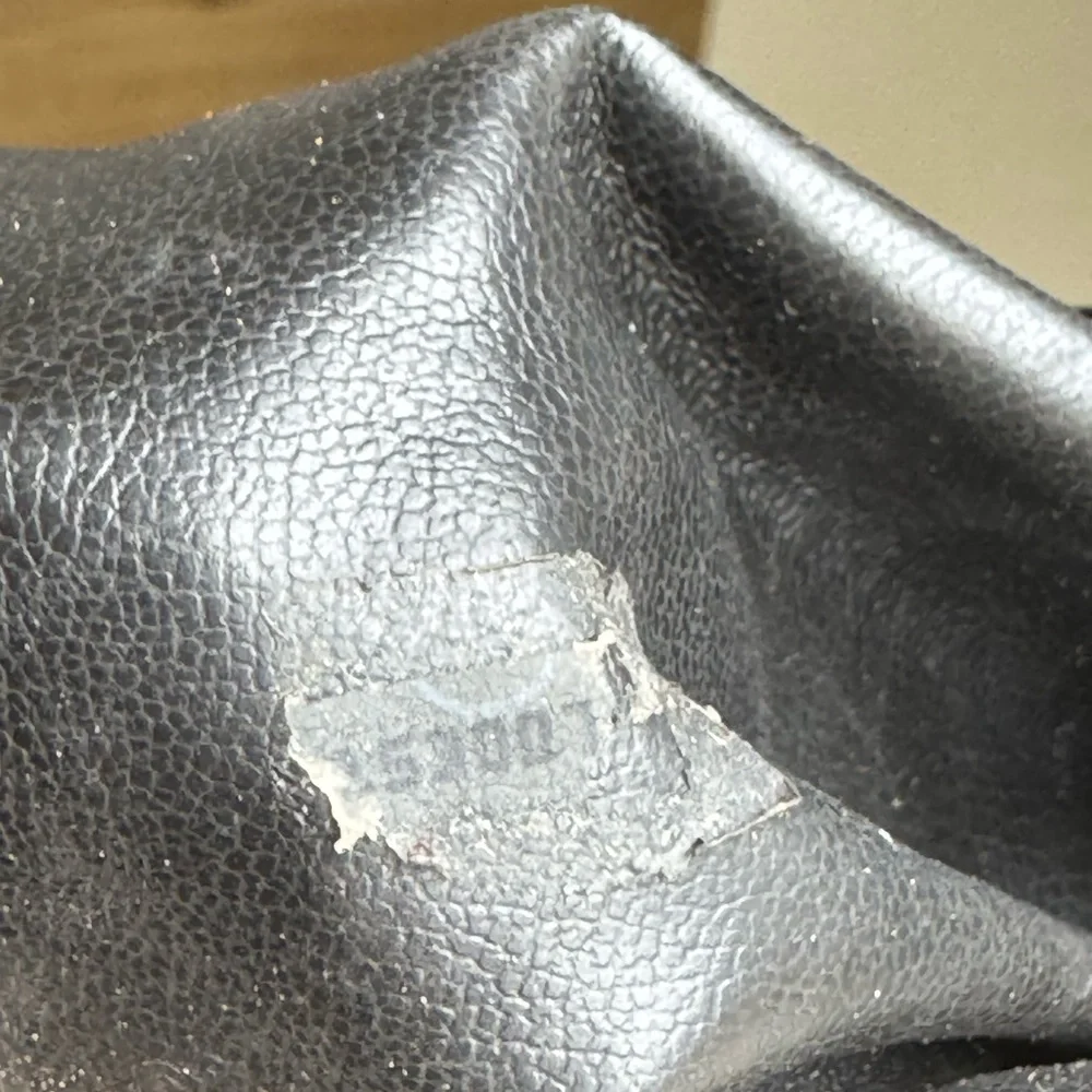 Authentic CHANEL bag - Picture 6 of 11